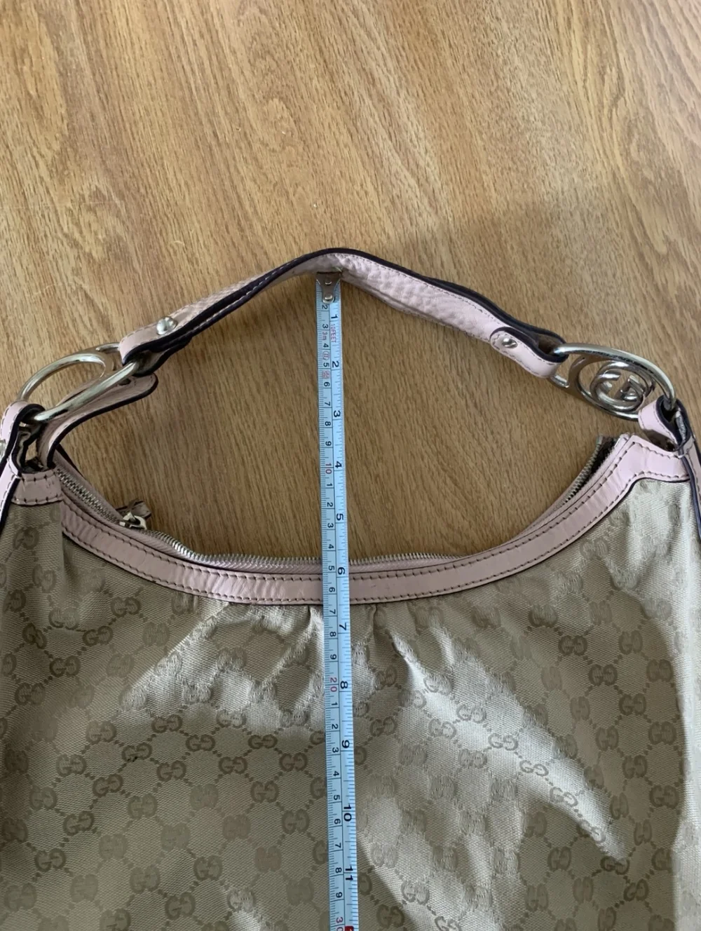 GUCCI/Ebony GG Canvas Interlocking G Medium Hobo Bag. - Picture 15 of 16